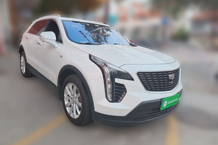 Used Cadillac XT4 2018 28T Two-Wheel Drive Tech Version Front Right 45 Deg