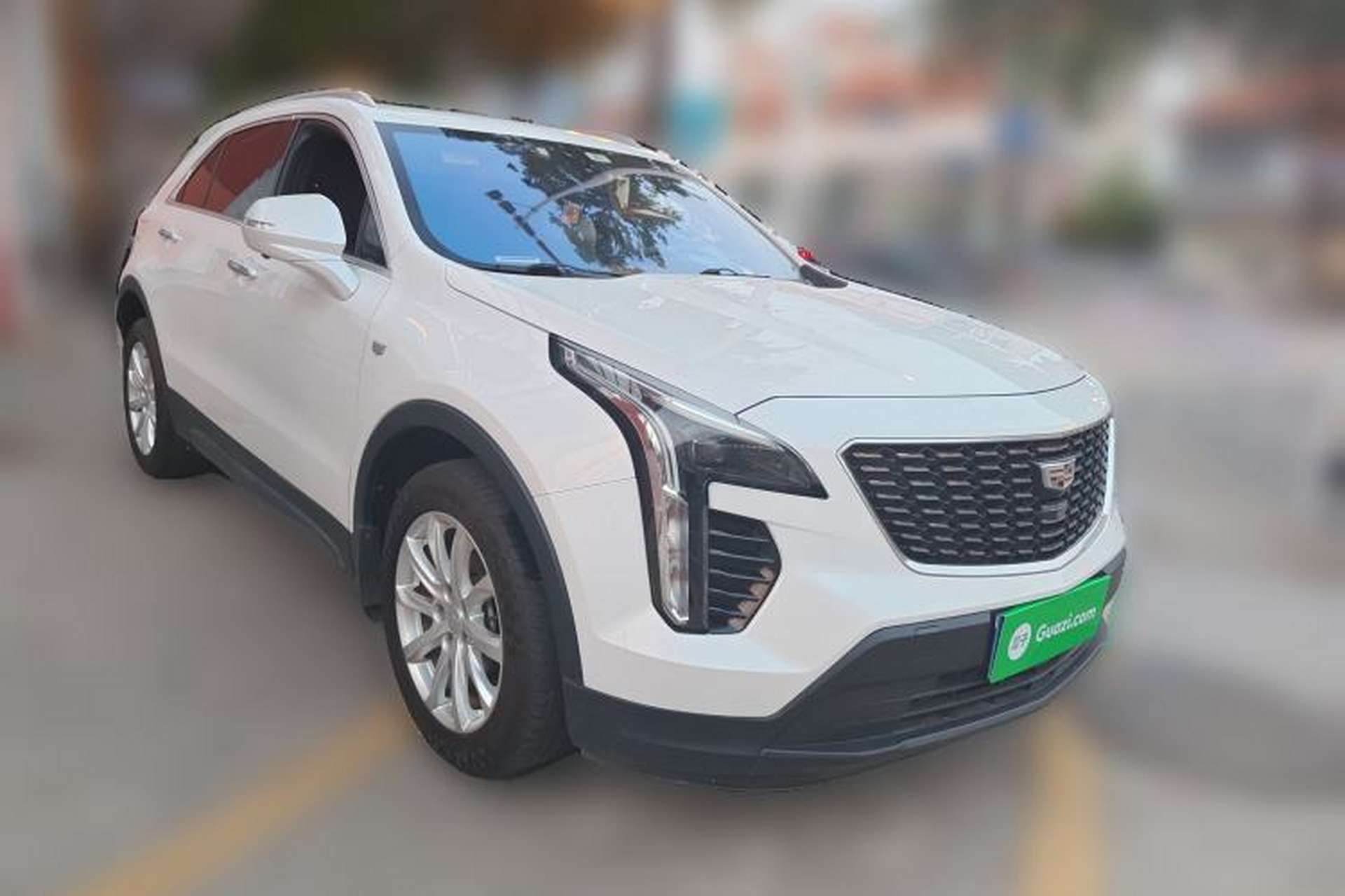 Used Cadillac XT4 2018 28T Two-Wheel Drive Tech Version Front Right 45 Deg