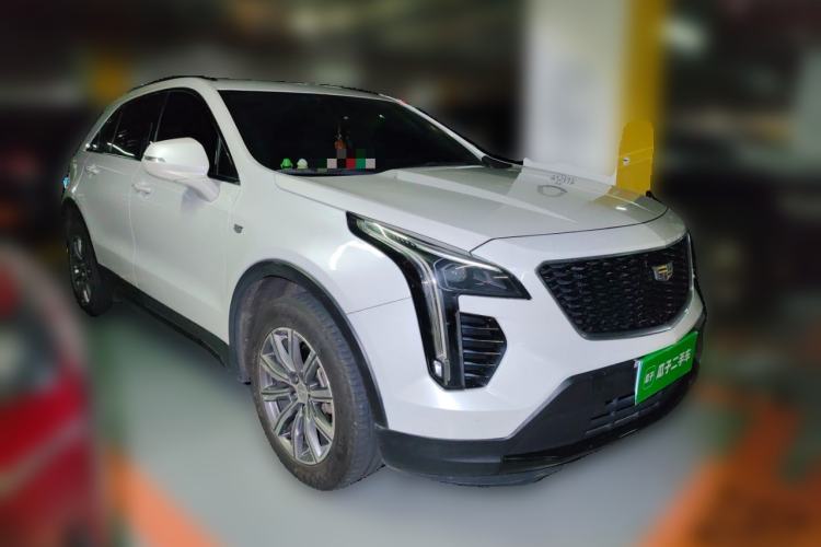 Used Cadillac XT4 2018 28T Two-Wheel Drive Luxury Sport Model Front Right 45 Deg