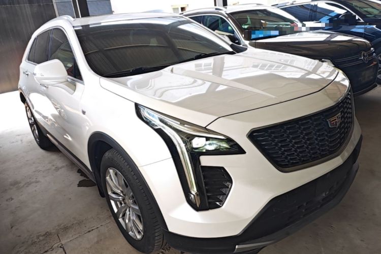 Used Cadillac XT4 2018 28T Two-Wheel Drive Leading Version Front Right 45 Deg