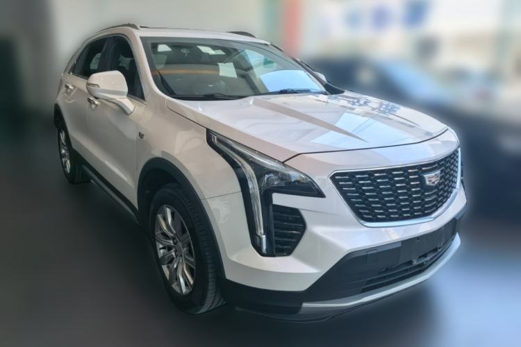 Used Cadillac XT4 2018 28T Two-Wheel Drive Leading Version Front Right 45 Deg