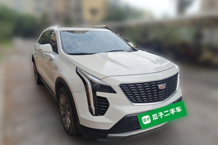 Used Cadillac XT4 2018 28T Two-Wheel-Drive Luxury Model Front Right 45 Deg