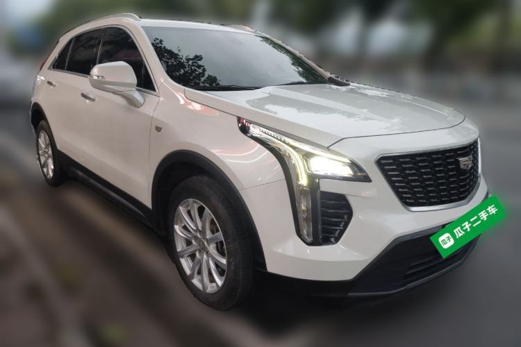 Used Cadillac XT4 2018 28T Two-Wheel Drive Tech Version Front Right 45 Deg
