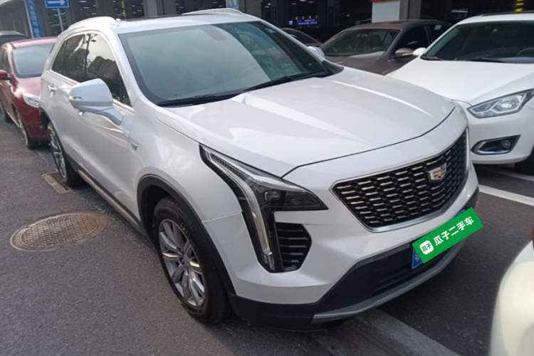 Used Cadillac XT4 2018 28T Two-Wheel Drive Leading Version Front Right 45 Deg