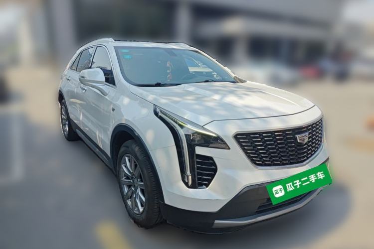 Used Cadillac XT4 2018 28T Two-Wheel Drive Leading Version Front Right 45 Deg
