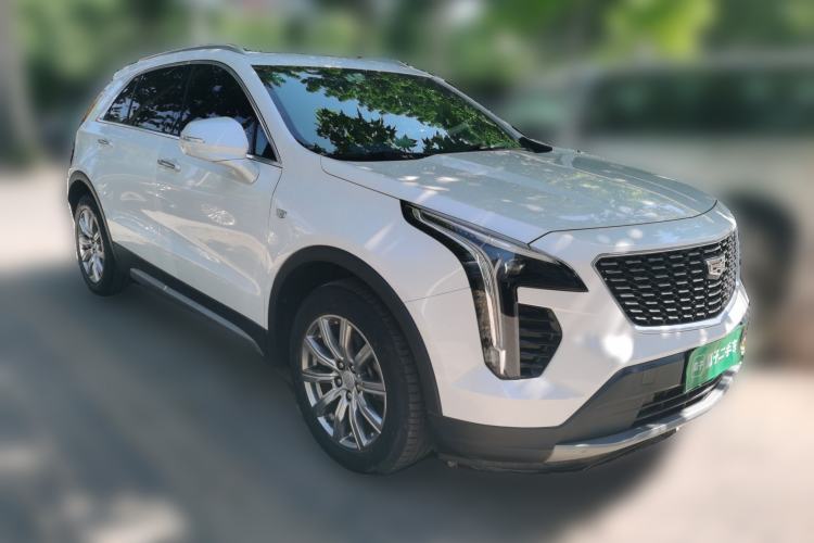 Used Cadillac XT4 2018 28T Two-Wheel Drive Leading Version Front Right 45 Deg