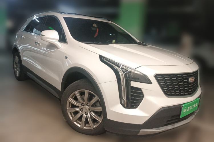 Used Cadillac XT4 2018 28T Two-Wheel Drive Leading Version Front Right 45 Deg