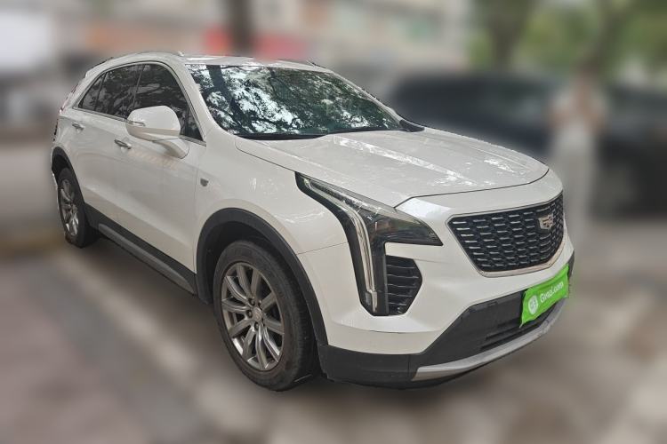 Used Cadillac XT4 2018 28T Two-Wheel Drive Leading Version Front Right 45 Deg