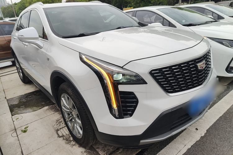 Used Cadillac XT4 2018 28T Two-Wheel Drive Leading Version Front Right 45 Deg