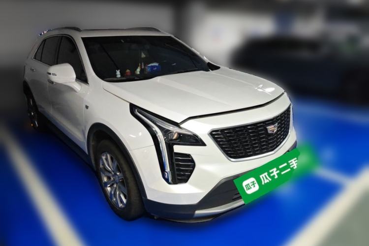 Used Cadillac XT4 2018 28T Two-Wheel Drive Leading Version Front Right 45 Deg