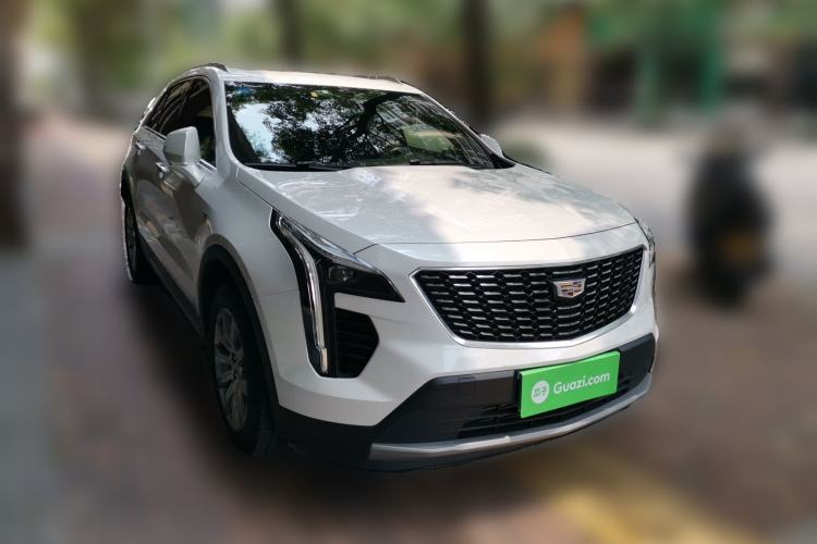 Used Cadillac XT4 2018 28T Two-Wheel Drive Leading Version Front Right 45 Deg