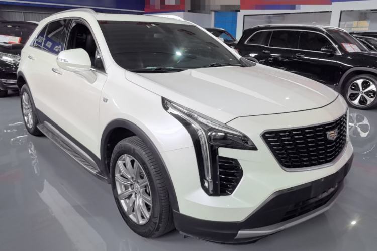 Used Cadillac XT4 2018 28T Two-Wheel Drive Leading Version Front Right 45 Deg
