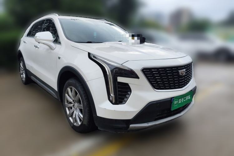 Used Cadillac XT4 2018 28T Two-Wheel Drive Leading Version Front Right 45 Deg