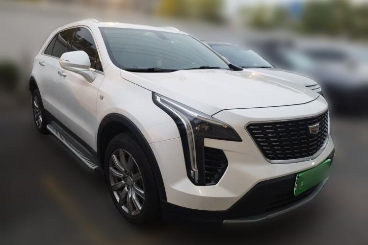 Used Cadillac XT4 2018 28T Two-Wheel Drive Leading Version Front Right 45 Deg