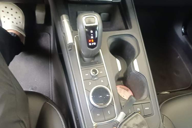 Used Cadillac XT4 2018 28T Two-Wheel Drive Leading Version Gear Lever