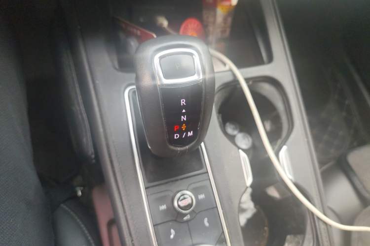 Used Cadillac XT4 2018 28T Two-Wheel Drive Tech Version Gear Lever