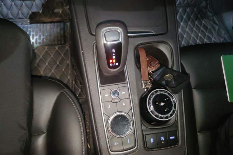 Used Cadillac XT4 2018 28T Two-Wheel Drive Leading Version Gear Lever