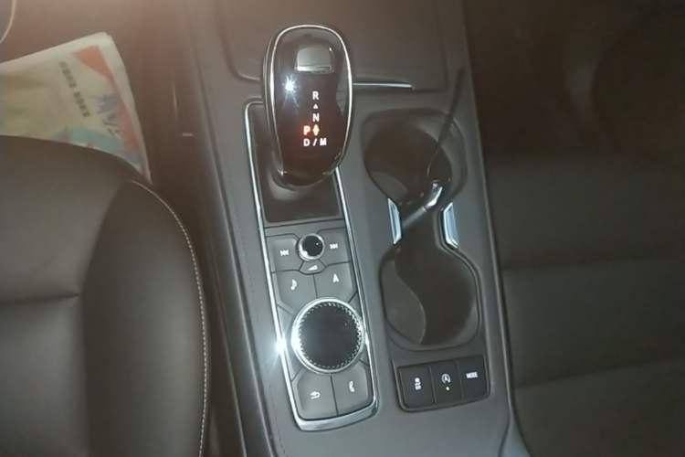 Used Cadillac XT4 2018 28T Two-Wheel Drive Leading Version Gear Lever