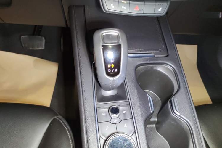 Used Cadillac XT4 2018 28T Two-Wheel Drive Leading Version Gear Lever