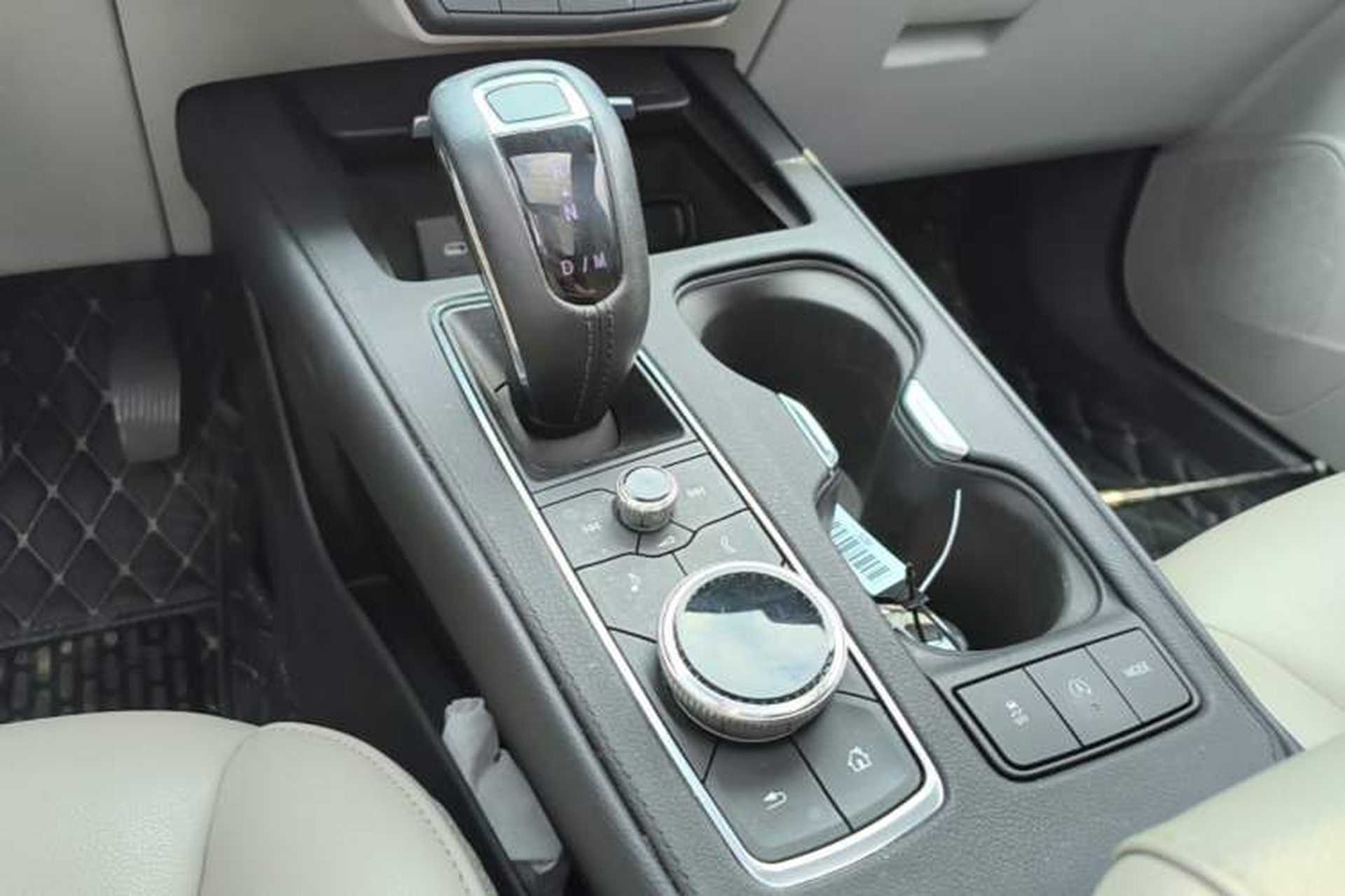 Used Cadillac XT4 2018 28T Two-Wheel-Drive Luxury Model Gear Lever