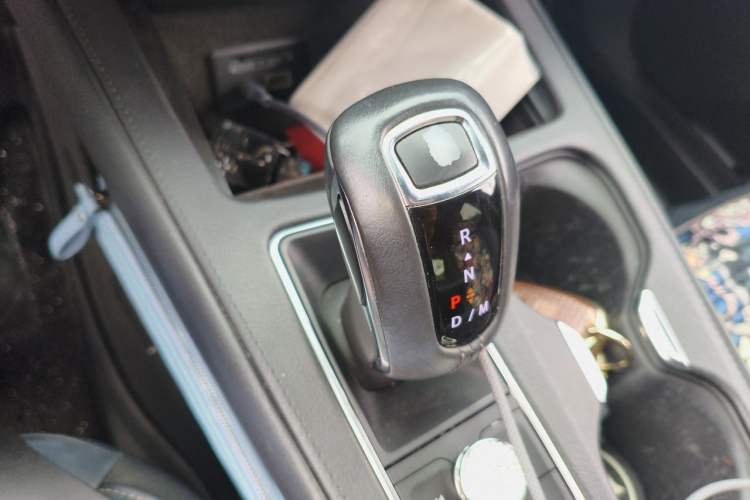 Used Cadillac XT4 2018 28T Two-Wheel-Drive Luxury Model Gear Lever