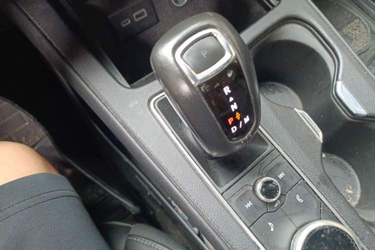 Used Cadillac XT4 2018 28T Two-Wheel-Drive Luxury Model Gear Lever
