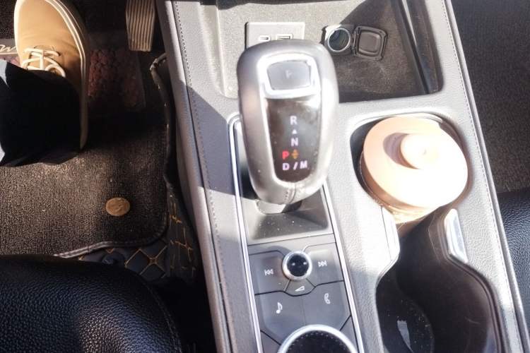 Used Cadillac XT4 2018 28T Two-Wheel-Drive Luxury Model Gear Lever