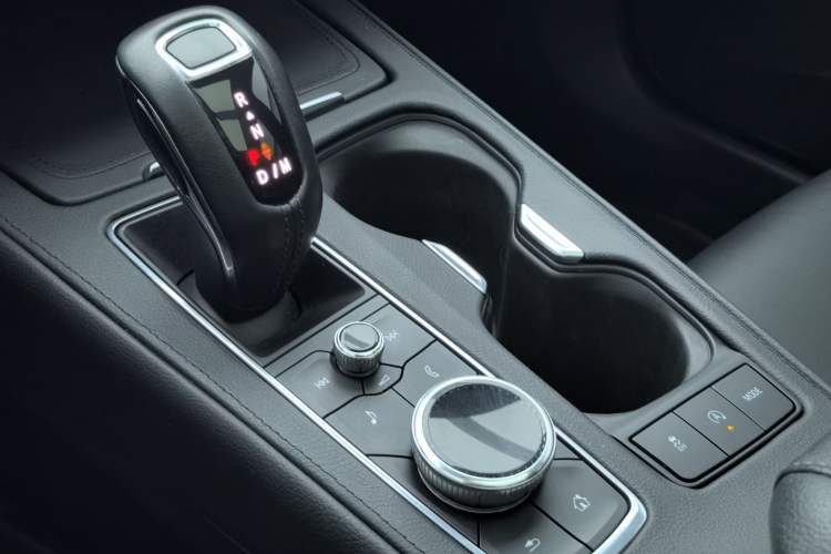 Used Cadillac XT4 2018 28T Two-Wheel-Drive Luxury Model Gear Lever