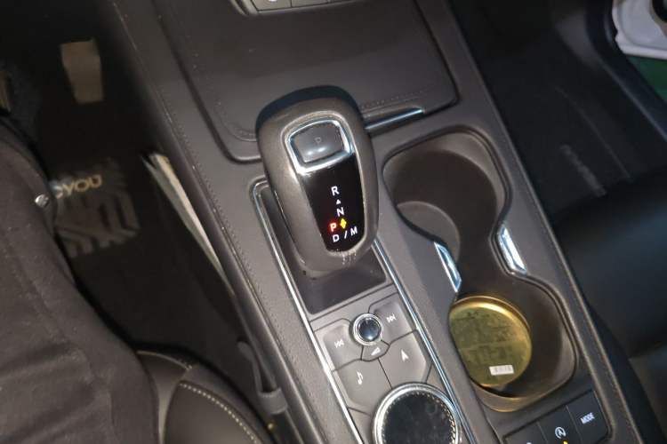 Used Cadillac XT4 2018 28T Two-Wheel Drive Leading Version Gear Lever