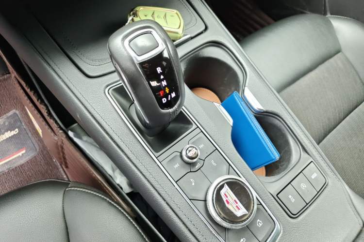 Used Cadillac XT4 2018 28T Two-Wheel Drive Tech Version Gear Lever