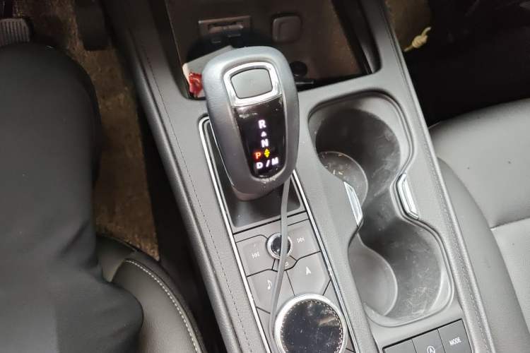 Used Cadillac XT4 2018 28T Two-Wheel Drive Leading Version Gear Lever
