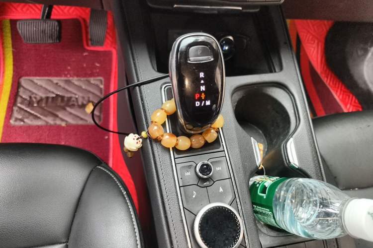 Used Cadillac XT4 2018 28T Two-Wheel-Drive Luxury Model Gear Lever
