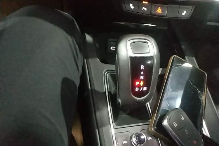 Used Cadillac XT4 2018 28T Two-Wheel Drive Leading Version Gear Lever