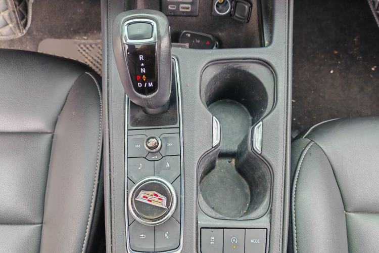 Used Cadillac XT4 2018 28T Two-Wheel Drive Leading Version Gear Lever