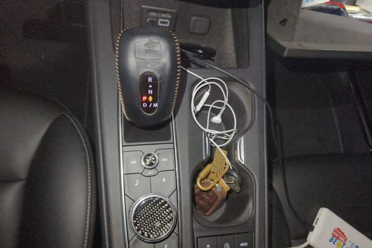 Used Cadillac XT4 2018 28T Two-Wheel Drive Leading Version Gear Lever
