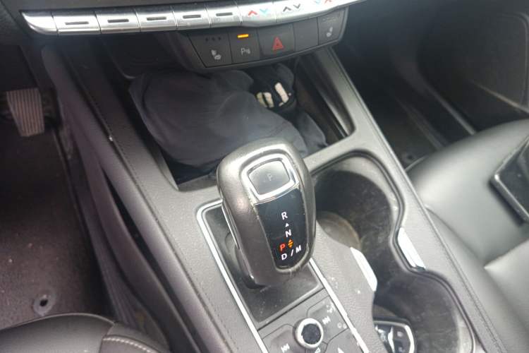 Used Cadillac XT4 2018 28T Two-Wheel Drive Leading Version Gear Lever