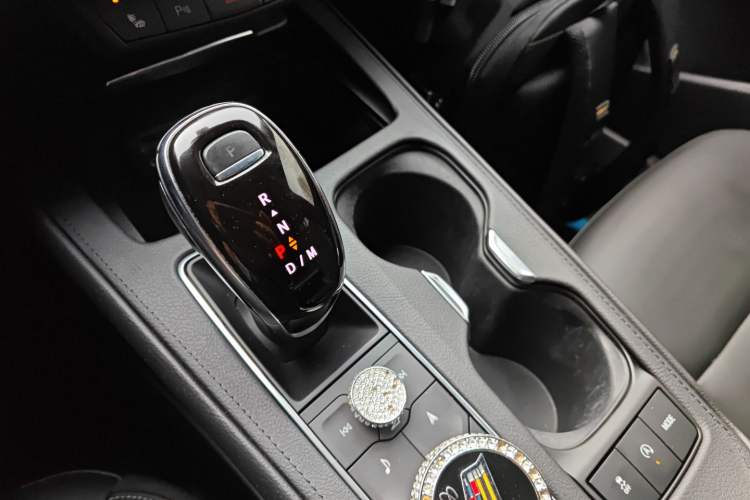 Used Cadillac XT4 2018 28T Two-Wheel Drive Leading Version Gear Lever