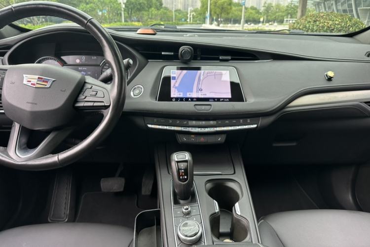 Used Cadillac XT4 2018 28T Two-Wheel Drive Leading Version Gear Lever