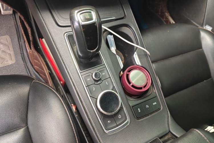 Used Cadillac XT4 2018 28T Two-Wheel Drive Luxury Sport Model Gear Lever