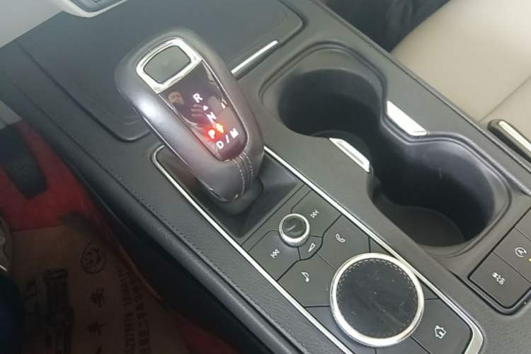 Used Cadillac XT4 2018 28T Two-Wheel-Drive Luxury Model Gear Lever
