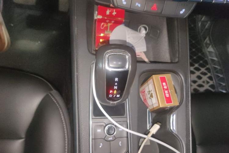 Used Cadillac XT4 2018 28T Two-Wheel-Drive Luxury Model Gear Lever