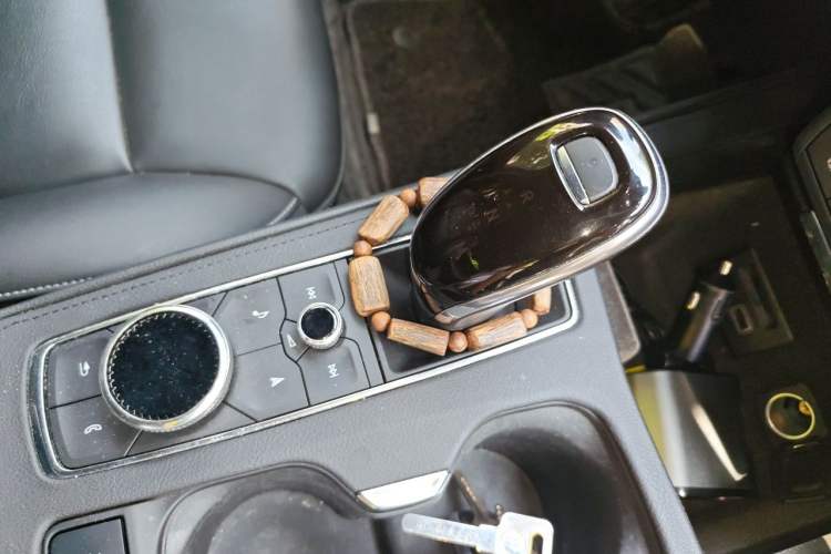 Used Cadillac XT4 2018 28T Two-Wheel Drive Leading Version Gear Lever