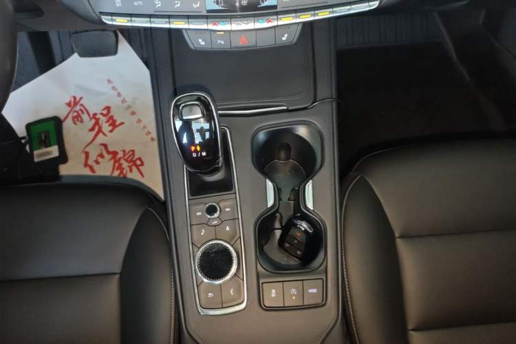 Used Cadillac XT4 2018 28T Two-Wheel Drive Leading Version Gear Lever