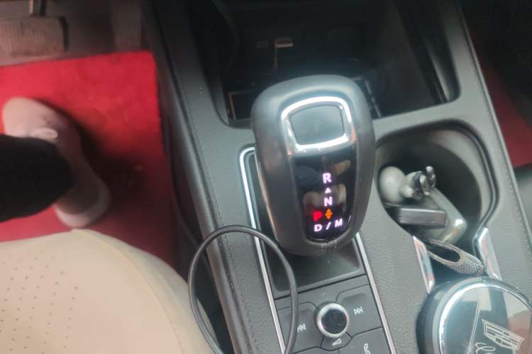 Used Cadillac XT4 2018 28T Two-Wheel-Drive Luxury Model Gear Lever