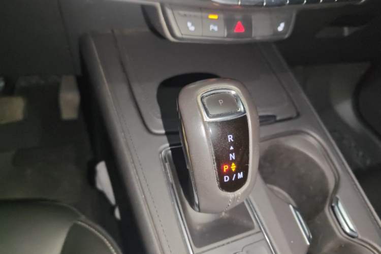 Used Cadillac XT4 2018 28T Two-Wheel Drive Leading Version Gear Lever