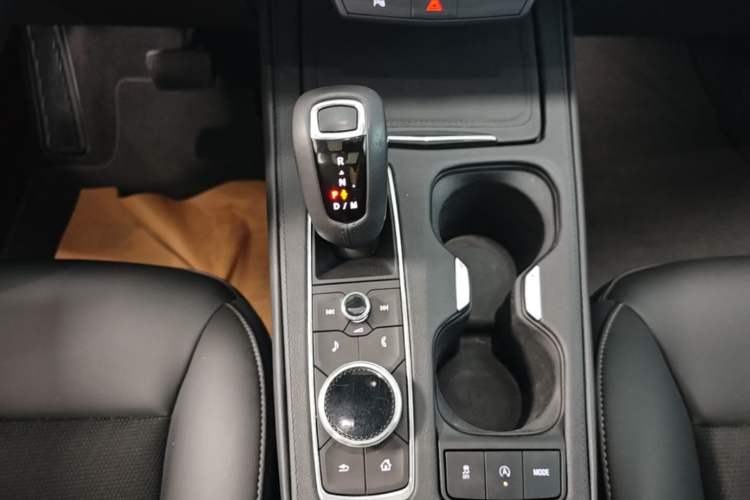 Used Cadillac XT4 2018 28T Two-Wheel Drive Tech Version Gear Lever