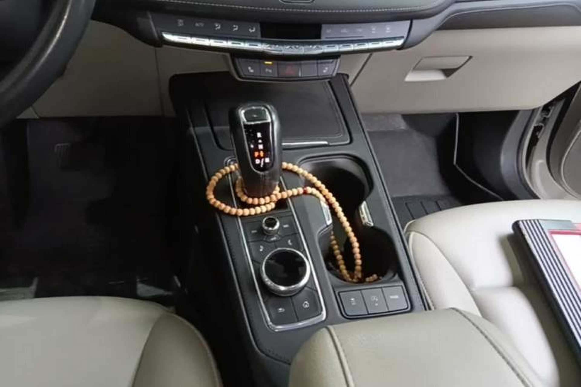 Used Cadillac XT4 2018 28T Two-Wheel-Drive Luxury Model Gear Lever