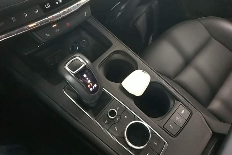 Used Cadillac XT4 2018 28T Two-Wheel Drive Leading Version Gear Lever