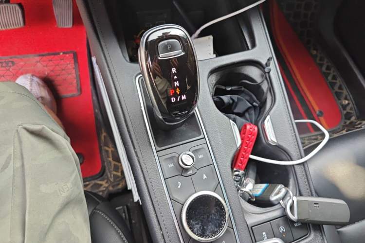 Used Cadillac XT4 2018 28T Two-Wheel Drive Leading Version Gear Lever