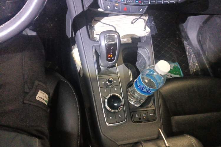 Used Cadillac XT4 2018 28T Two-Wheel Drive Leading Version Gear Lever